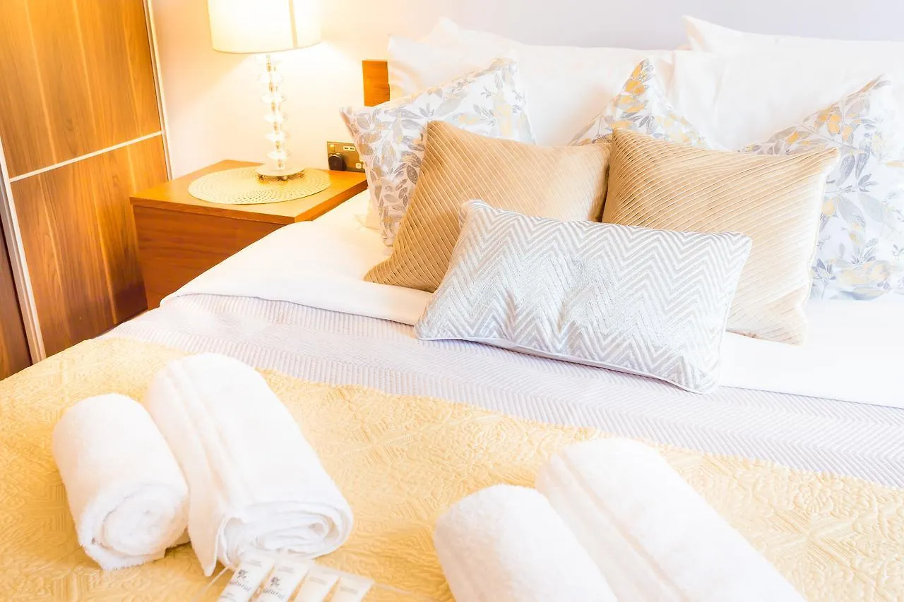 Dockside Walk Suite - Canary Wharf London 0*,  United Kingdom