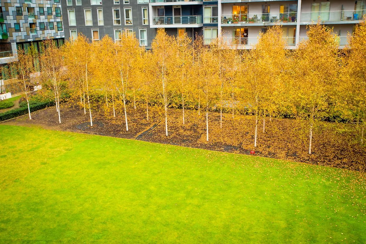 Dockside Walk Suite - Canary Wharf London Apartment