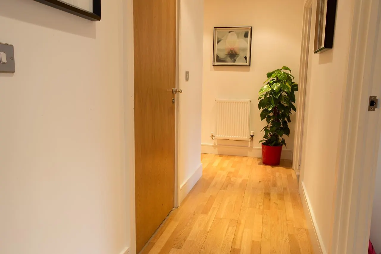 Dockside Walk Suite - Canary Wharf London