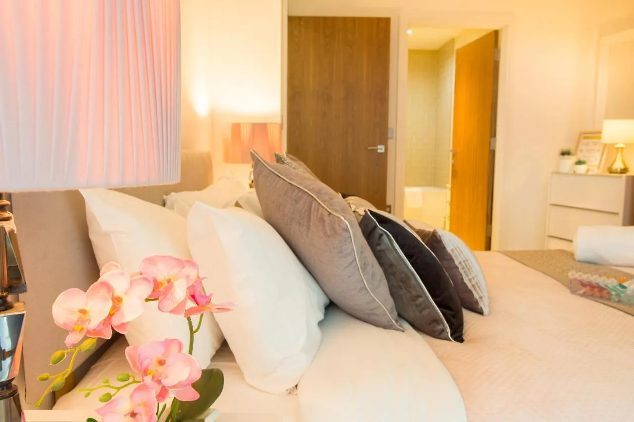 Dockside Walk Suite - Canary Wharf London United Kingdom