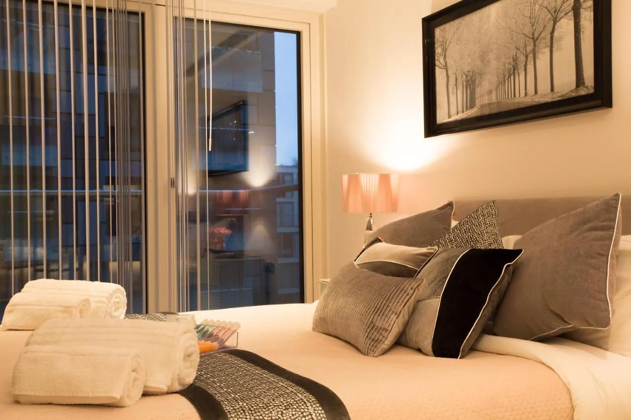 Dockside Walk Suite - Canary Wharf London