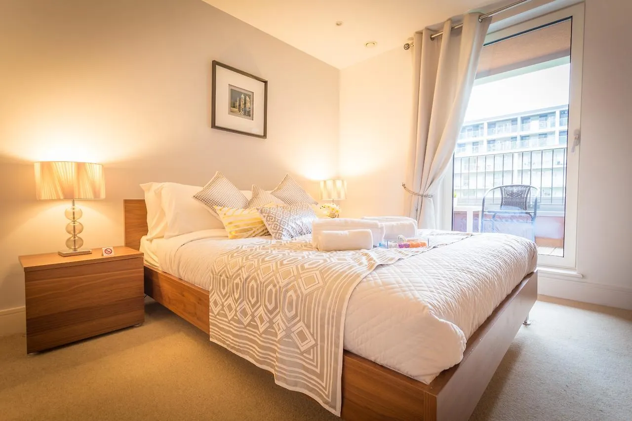 Apartment Dockside Walk Suite - Canary Wharf London