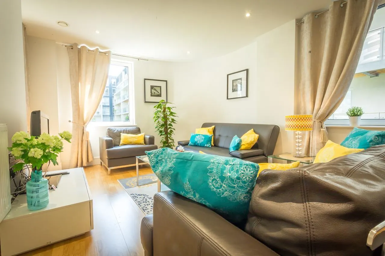 Dockside Walk Suite - Canary Wharf London Apartment