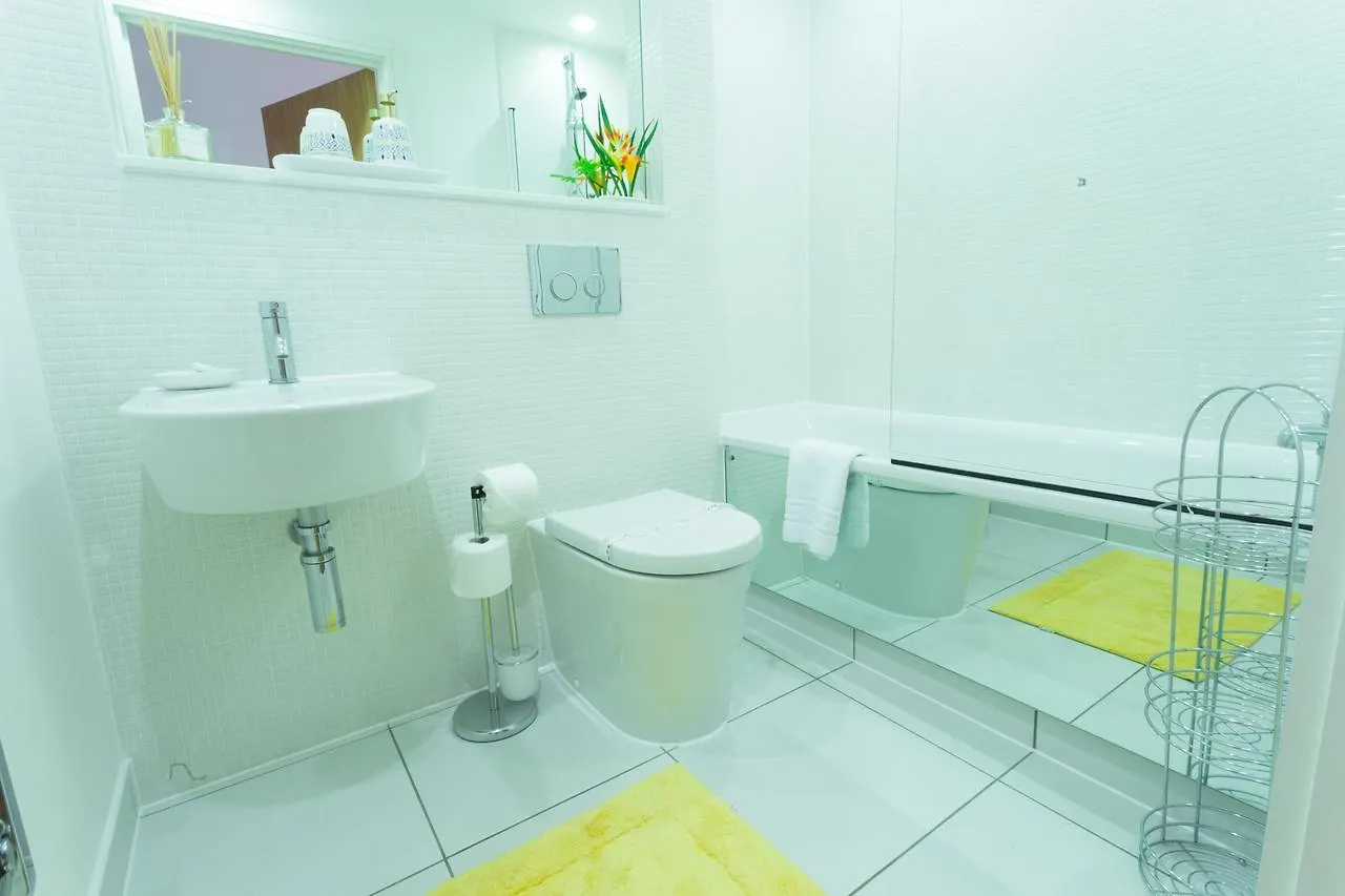 Dockside Walk Suite - Canary Wharf London Apartment